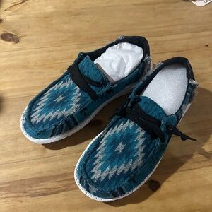 New Gypsy Jazz Teal Aztec Shoes with Black Accents 6.5